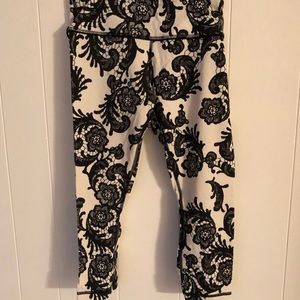 EUC Lululemon wunderunder crop cotton